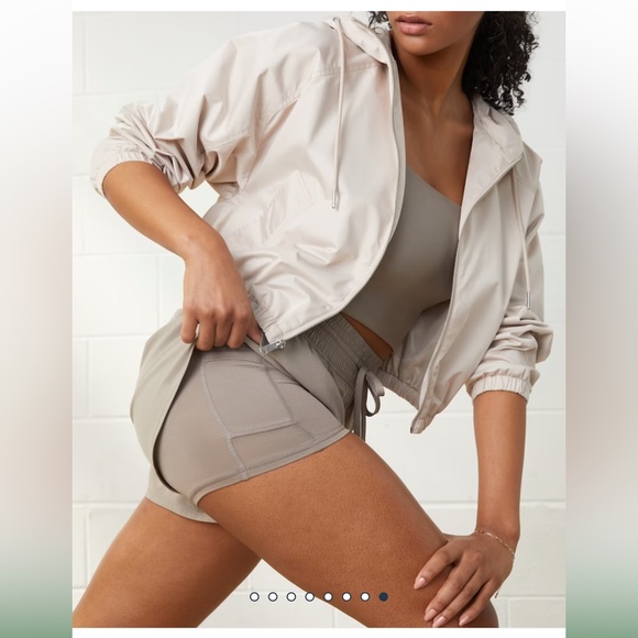 NWT High Rise Lined Workout Shorts - Picture 3 of 8